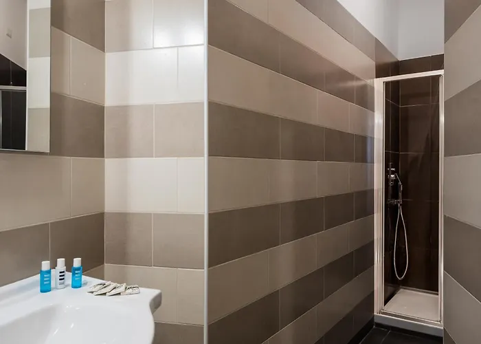 Gocce - Joes Flat 1 Modern